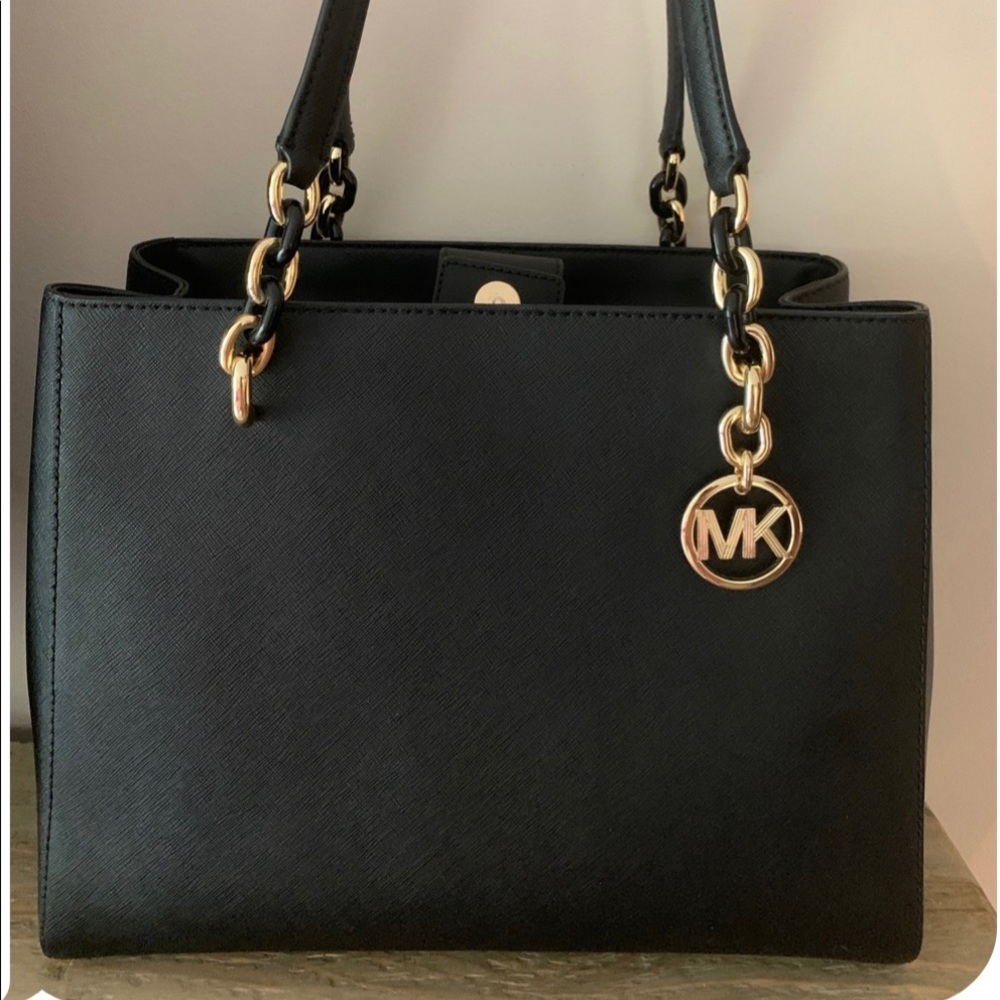 EUC Michael Kors bag